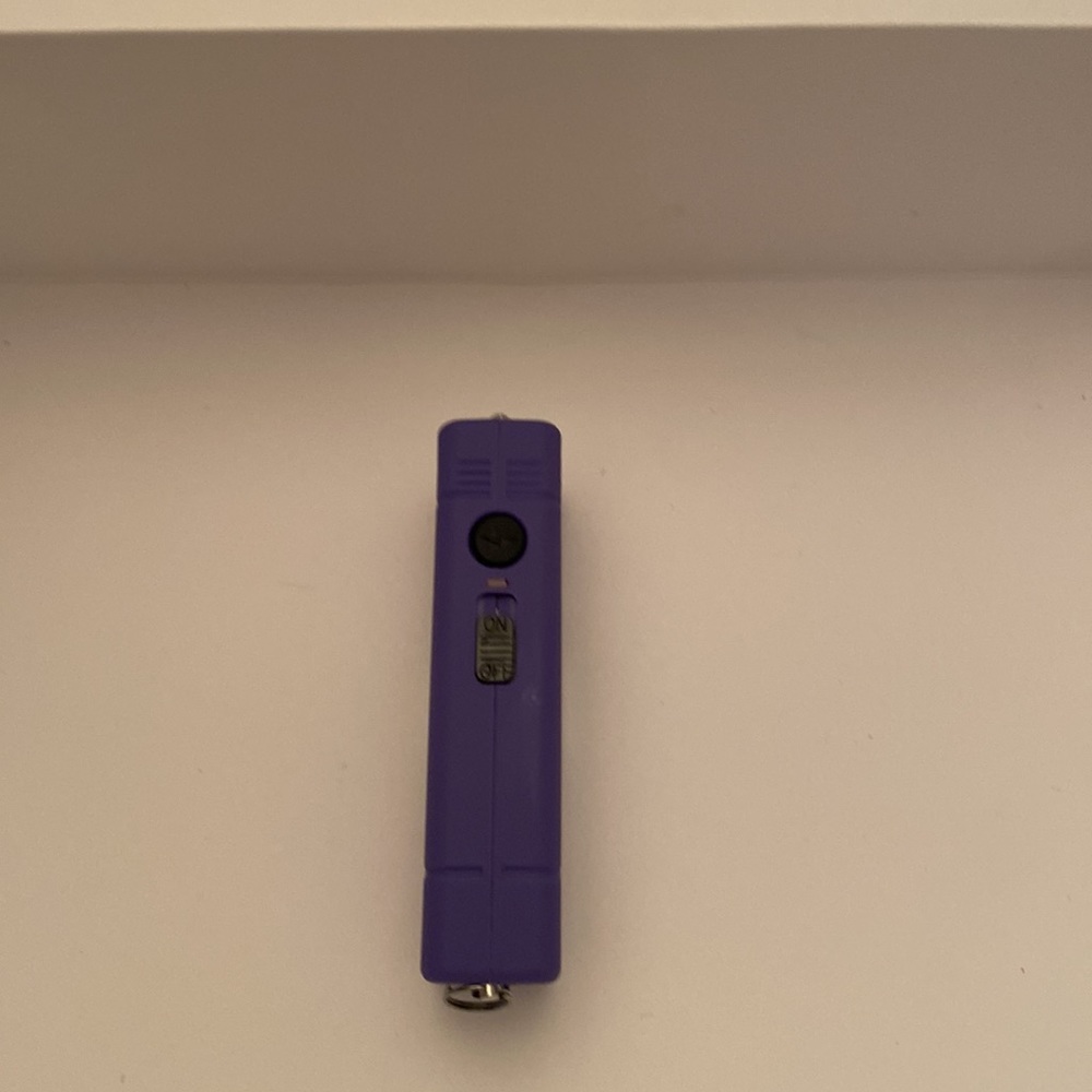 Purple taser 💜 - Picture 3 of 8